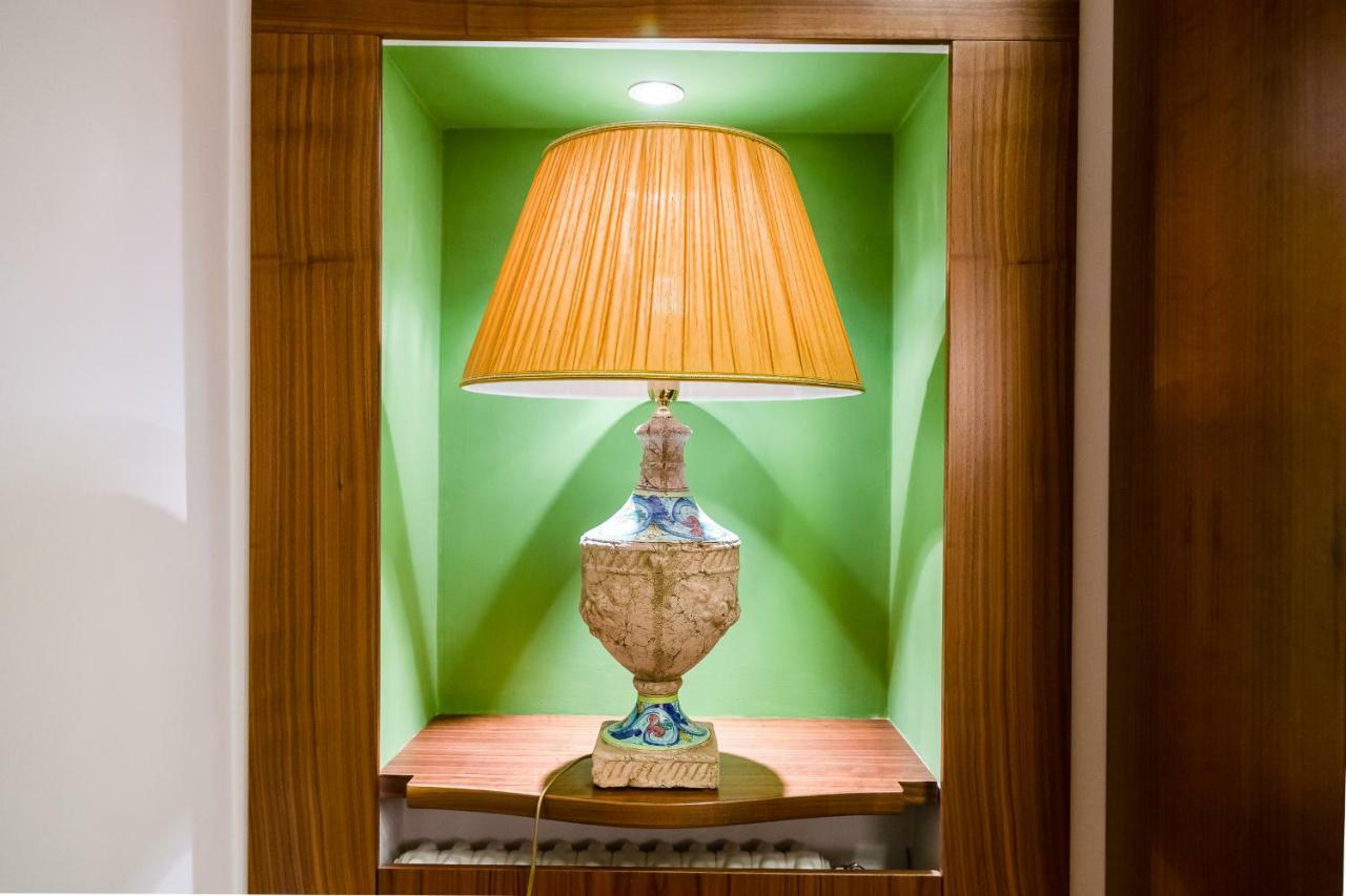 Pantheon Antique Suite Рим Экстерьер фото