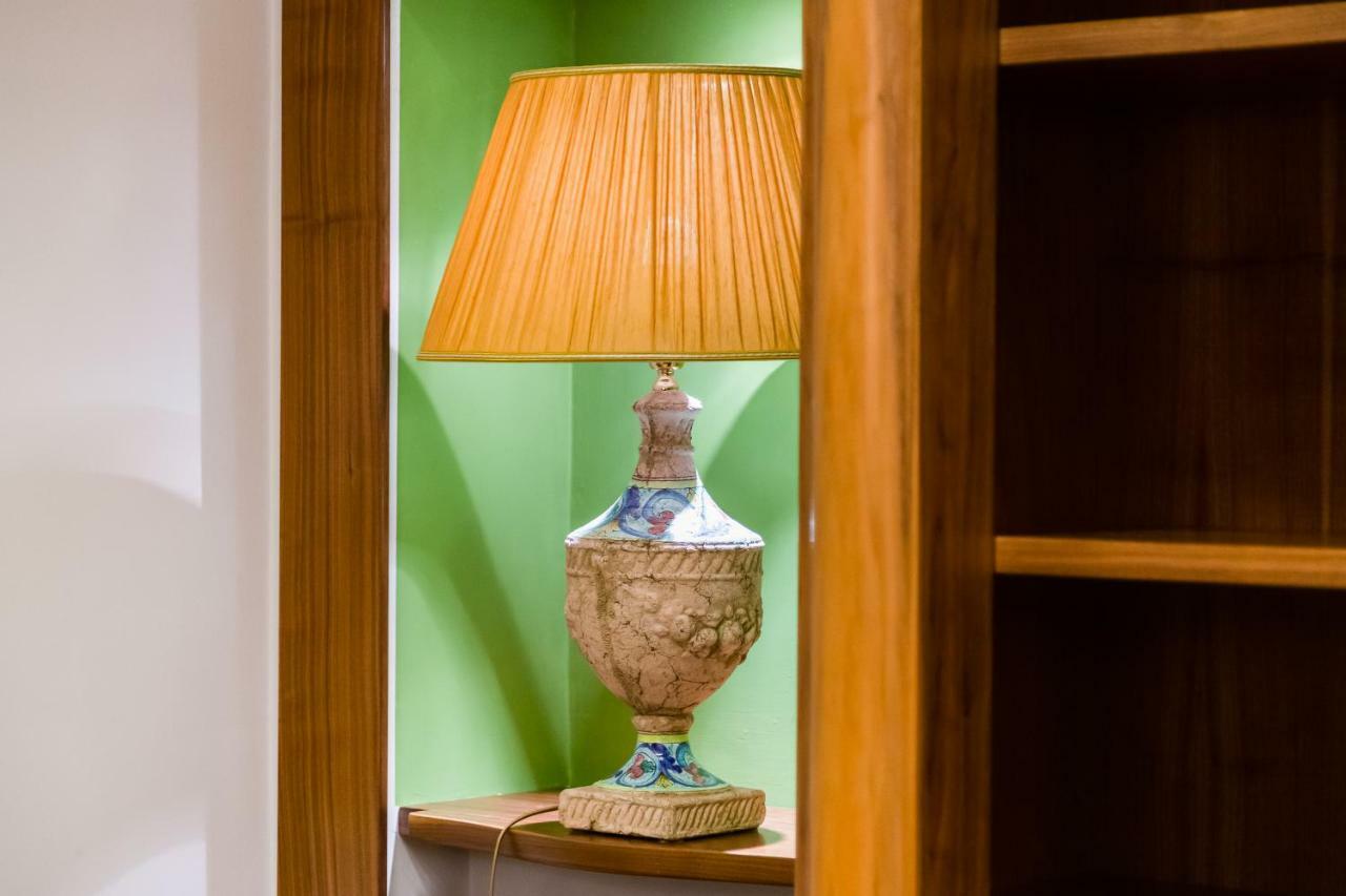 Pantheon Antique Suite Рим Экстерьер фото